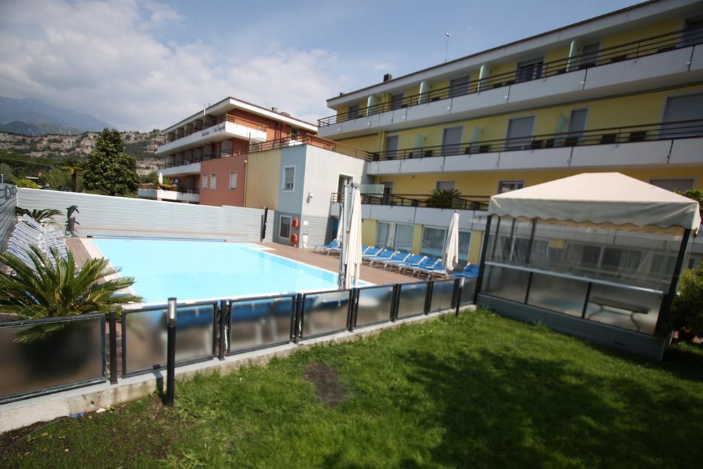 Hotel Miorelli Torbole Sul Garda Exterior photo