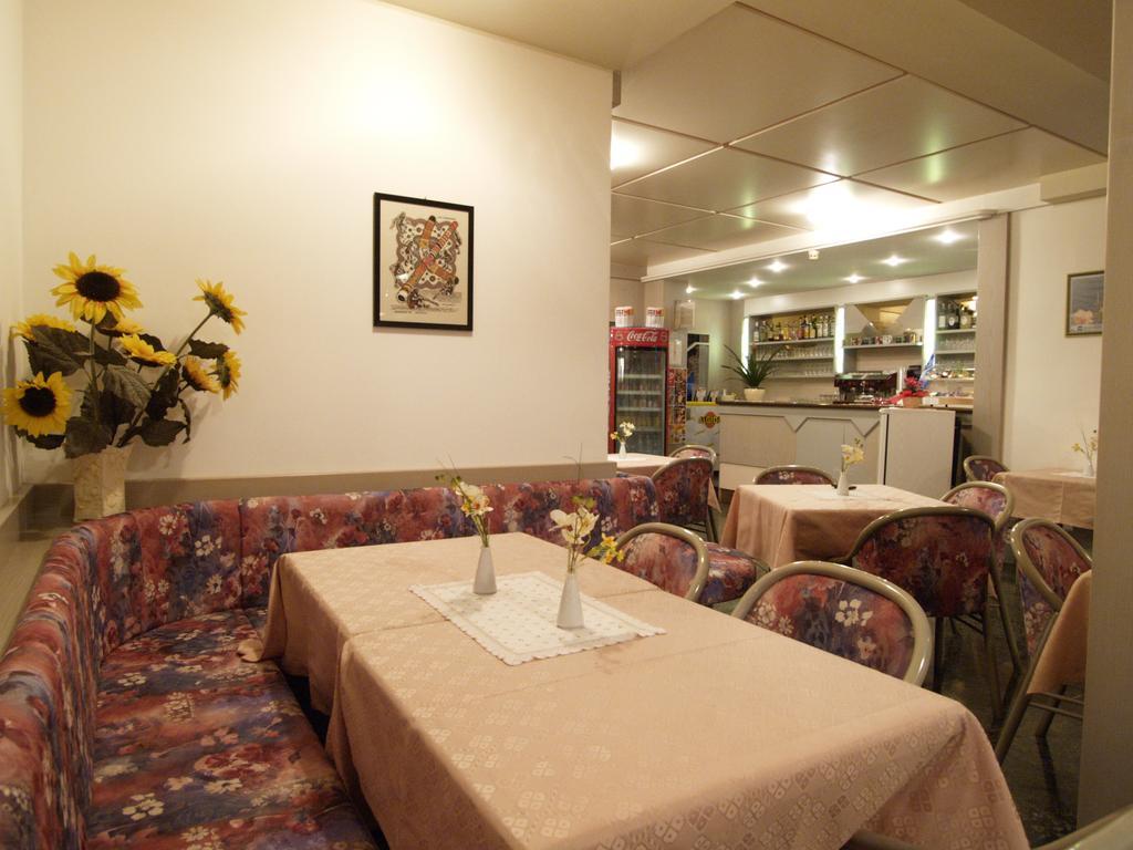 Hotel Miorelli Torbole Sul Garda Exterior photo