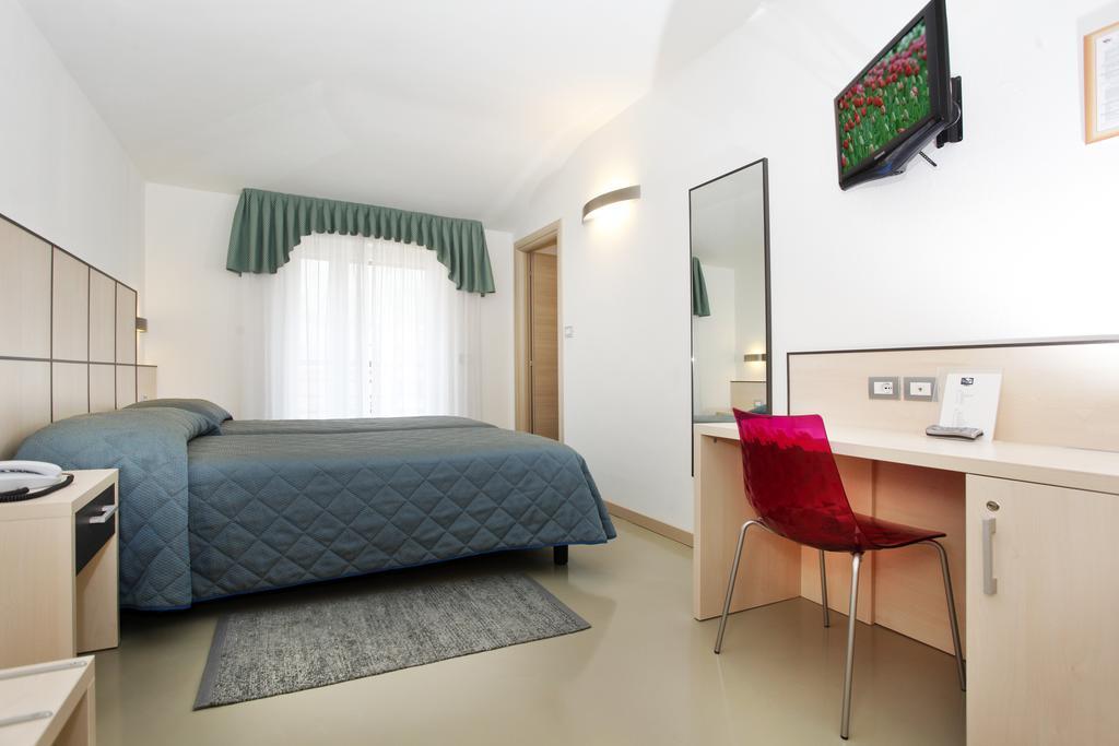 Hotel Miorelli Torbole Sul Garda Exterior photo