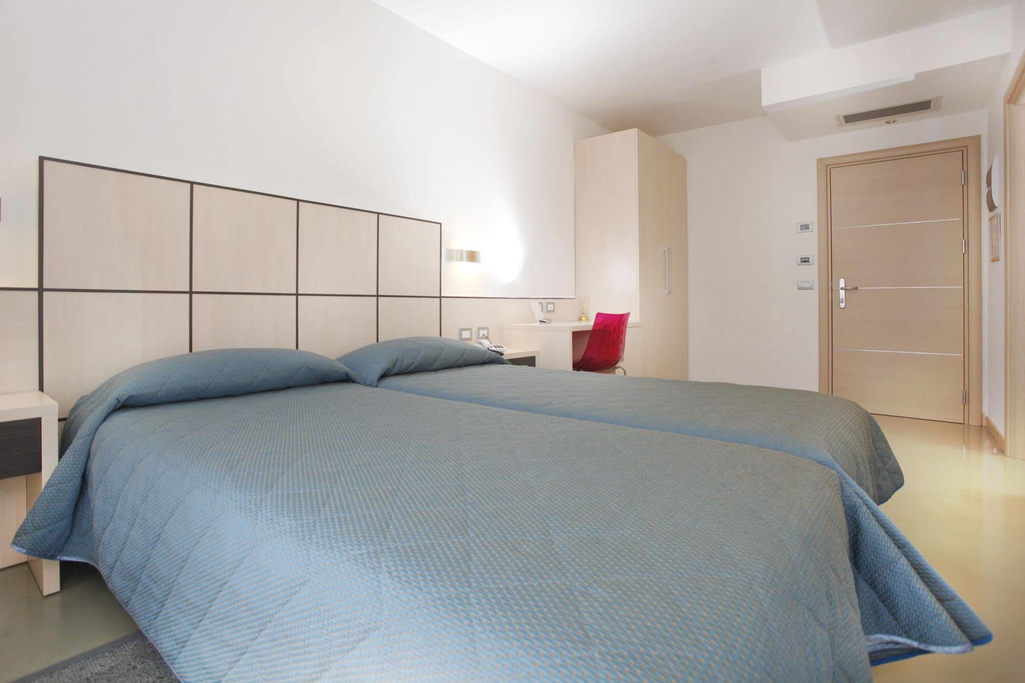Hotel Miorelli Torbole Sul Garda Exterior photo